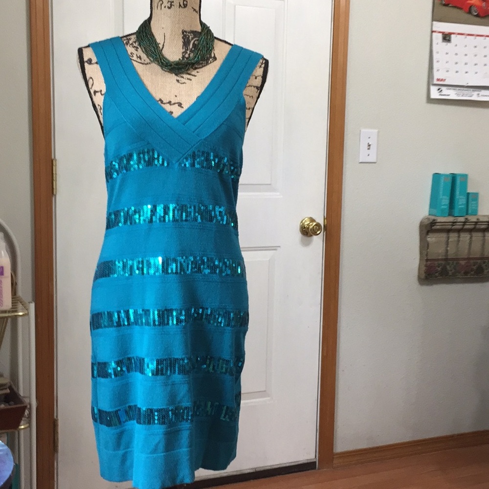 Sequence Guess soft Teal Dress